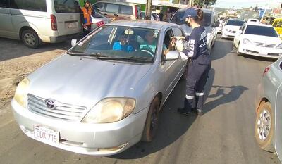 Los voluntarios salieron a las calles para pedir la colaboración ciudadana para seguir prestando servicios.