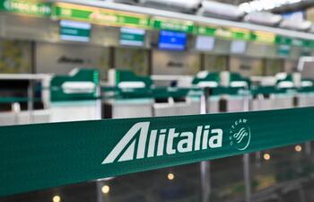 Los mostradores de Alitalia en la Terminal T1 del aeropuerto internacional de Roma Fiumicino.