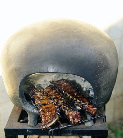 Cerdo en barro ñai’ũ