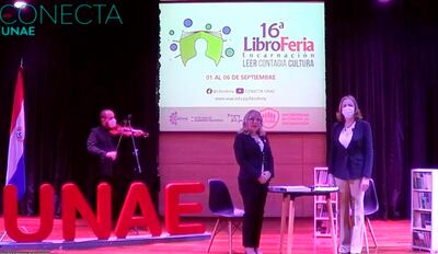 Desde el auditorio de la UNAE se realizó el acto inaugural.