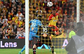 Lens derrotó al Olympique Marsella en Francia
