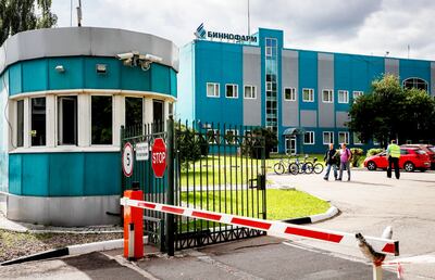 Rusia arranca hoy la tercera etapa de ensayos de candidata a vacuna anticovid.