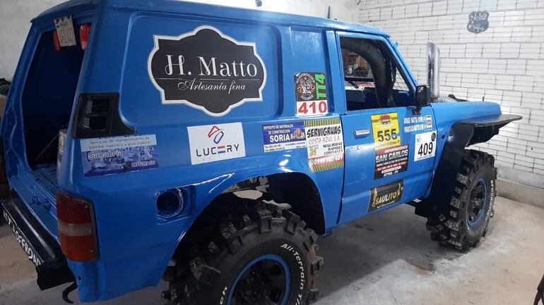 La camioneta de Francisco y Jorge Matto, solo espera que baje la bandera verde para arrancar la aventura extrema en Minga Guazú.