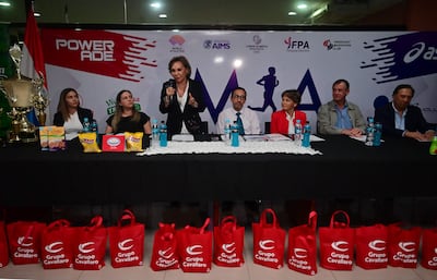 Myrta Doldán, presidenta de Paraguay Marathon Club, brinda detalles de la jornada deportiva.