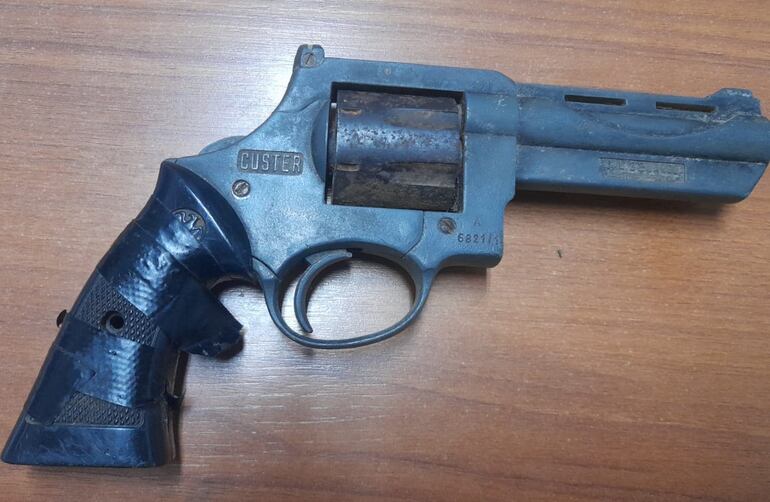 Arma de fuego hallada en poder de Juan Aníbal Benítez.