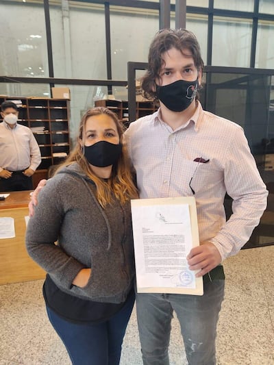 Elizabeth Argüello, del territorio social Patria Nueva 2 de la ciudad de Itaguá y Rodrigo Rojas dirigente del movimiento político y social Patria Nueva.