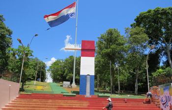 El festival será en el hito Tres Fronteras de Presidente Franco que fue hermoseado para la cita.