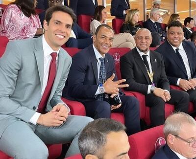 Kaká, Cafú, Roberto Carlos y Ronaldo, exjugadores de Brasil, en las gradas del estadio 974 de Qatar.