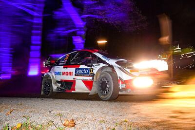 Elfyn Evans ganó ayer seis de las nueve pruebas disputadas para asumir el liderato (EFE).