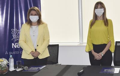 Lizzie Kennedy, gerente general de Nestlé Paraguay, y la ministra de Trabajo, Carla Bacigalupo.