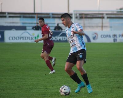 Guaireña recibe a Nacional en el Parque del Guairá.