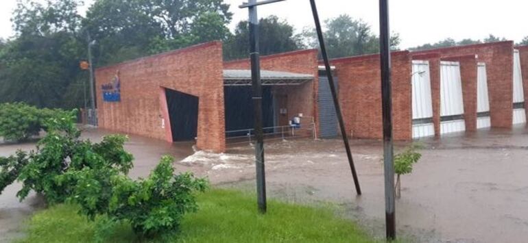 El local de Teletón de Paraguarí está bajo agua