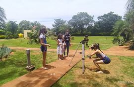 Turistas aprovecharon observatorio jesuita de San Cosme para observar eclipse de sol.