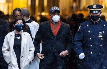 El alcalde de Nueva York, Eric Adams (centro), se ha declarado vegano en numerosas ocasiones.