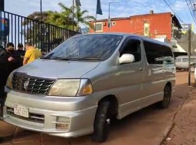 Las víctimas circulaban a bordo de un furgón momento en que fueron interceptadas.