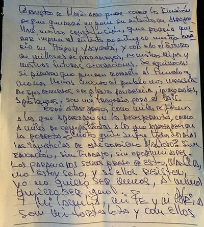 Carta de Efraín Alegre leída durante manifestación frente a la Fiscalía.