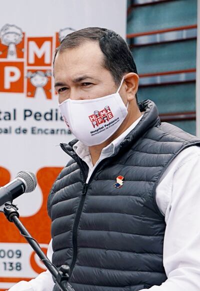 Doctor Víctor Cabrera, director del hospital.