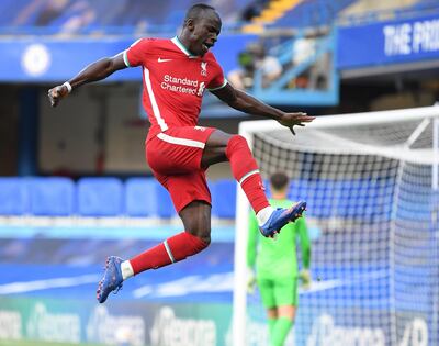 El extremo senegalés Sadio Mané (28 años) anotó ayer los goles de victoria del campeón defensor Liverpool contra Chelsea en Londres, por la Premier League.