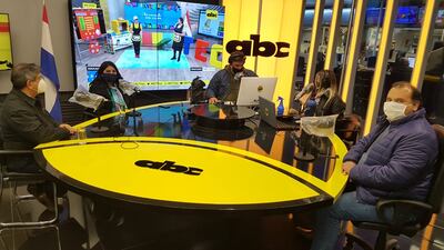 En estudios, abogada Mirta Montiel, Cámara de Comercio de Encarnación; Gral. Carlos Jara, Cámara de Empresarios de Ciudad del Este; Abg. Edward Arca, Cámara de Comercio de Encarnación.