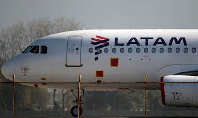 Un avión de Latam estacionado. (Imagen de referencia).