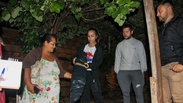 La municipalidad de Ñemby y SEN iniciaron ayuda a los afectados por el temporal.