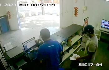 El 24 de enero a las 8:54, asaltó una casa de empeños.