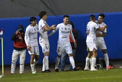 Nacional venció 1-0 a Tacuary, con el gol de Facundo Bruera.