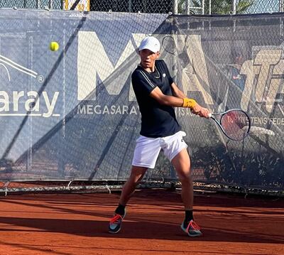 Thiago José Drozdowski Scheid (7/3/2006) ya está en cuartos de final del Pascuas Bowl, que se disputa en el CIT.