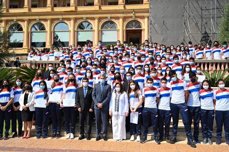 Son 239 los atletas beneficiados con las becas de apoyo.