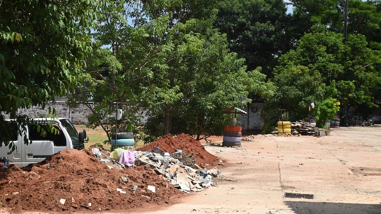 La Municipalidad de Lambaré se comprometió con la limpieza y retiro de escombros, mencionó representante de la ACE. Será en pleno inicio de clases.