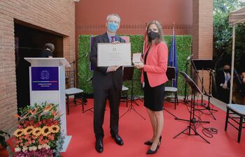 Con condecoraciones a personalidades, se celebró Fiesta Nacional de Italia
