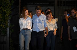 Soledad Núñez y Efraín Alegre, excandidatos por la Concertación. (Photo by Luis ROBAYO / AFP)