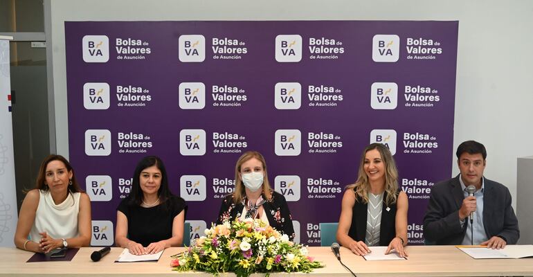 Cristina Cano, Edna Armendaris, María Celsa Aquino, Viviana Trociuk y Eduardo Borgognon.