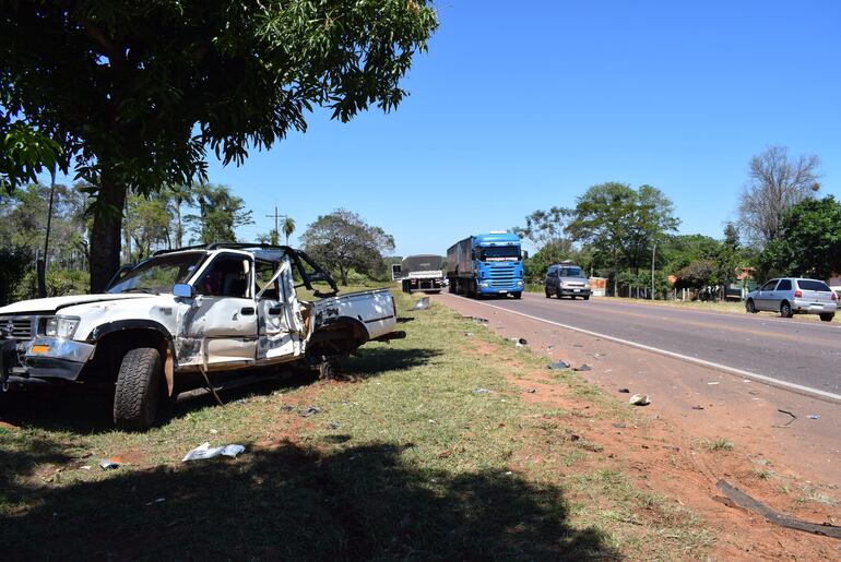 La camioneta fue arrastrada unos 15 metros por el camión de gran porte