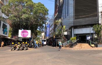 A casi siete meses de la paralización comercial, no hay propuesta clara para la reactivación económica.