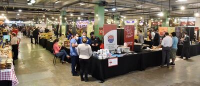 La feria de mipymes se extiende hasta las 21 hs, en la planta baja del Shopping Mariscal.