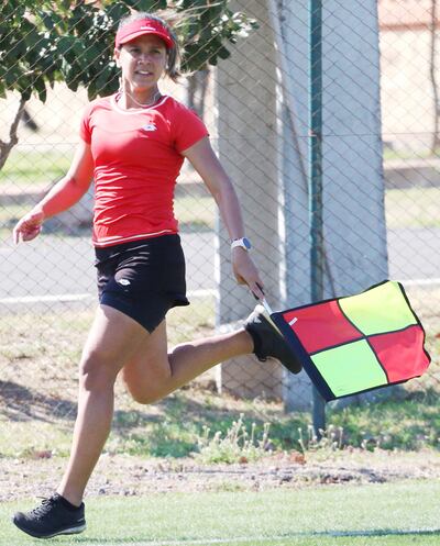Nancy Elizabeth Fernández Villagra (3 de setiembre de 1986) cuando aparezca esta tarde como una de las colaboradoras del soplapitos Giancarlos Juliadoza en el estadio Parque del Guairá se convertirá en la primera árbitra asistente en un partido de la categoría mayor de APF y abrirá pasos al arbitraje femenino en Primera.