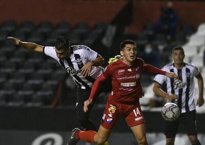 Libertad y Nacional juegan por la cima del torneo.