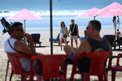 Ante el temor del impacto en el turismo de la ley que penaliza con cárcel cualquier relación sexual fuera del matrimonio en Indonesia, Bali ha lanzado un mensaje de tranquilidad asegurando que todo “seguirá como siempre” para los turistas que visiten la paradisiaca isla.