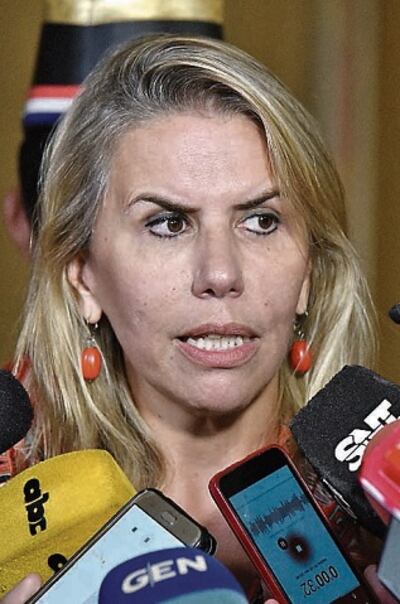 Liz Cramer, ministra de Industria y Comercio.