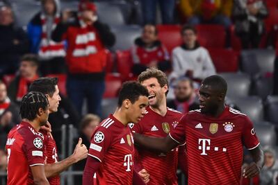 El Bayern goleó al Benfica y clasificó