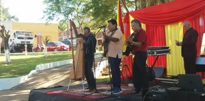 Artistas del municipio ofrecieron una presentación durante el acto conmemorativo.