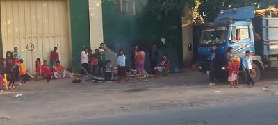 Una comunidad indígena se instala frente al Indi desde este lunes de pascua.