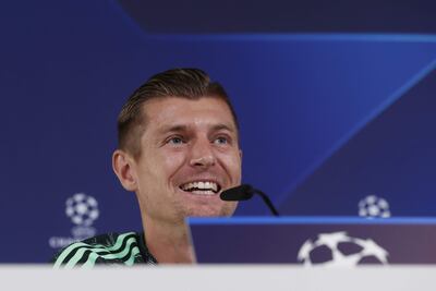 El centrocampista alemán del Real Madrid Toni Kroos participa en una rueda de prensa este martes en la Ciudad Deportiva de Valdebebas, en Madrid, en la víspera de su encuentro del grupo F de la Liga de Campeones de la UEFA ante el Celtic FC.