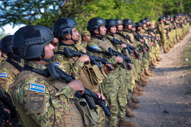 Despliegue de soldados salvadoreños en Nueva Concepción, departamento de Chalatenango.
