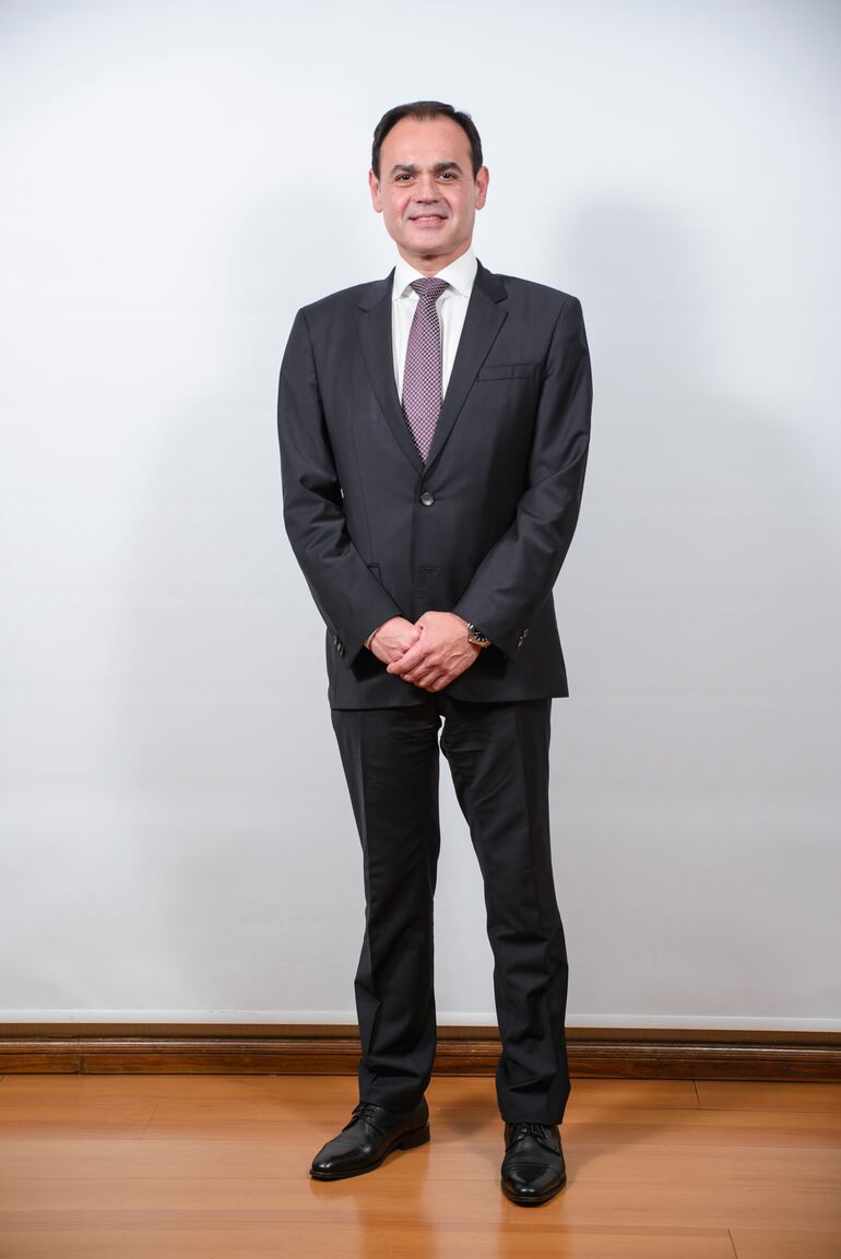 El Econ.  Rubén Ramírez Lezcano es el nuevo presidente del Directorio de Interfisa Banco.