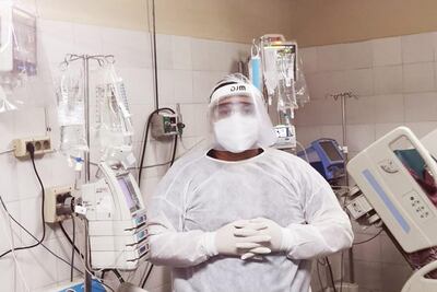 El doctor César Miguel Cardozo es uno de los 198 médicos terapistas que hay en el país.