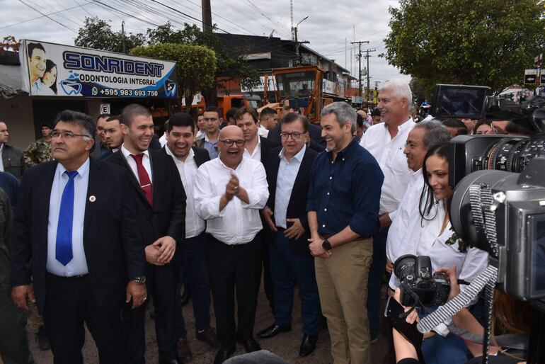 Un ambieste distendido durante el día de gobierno nacional en la localidad de Ñemby