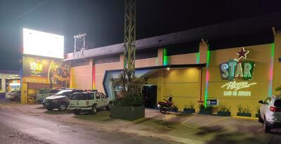 Fachada de Star Plaza, sitio asaltado anoche.