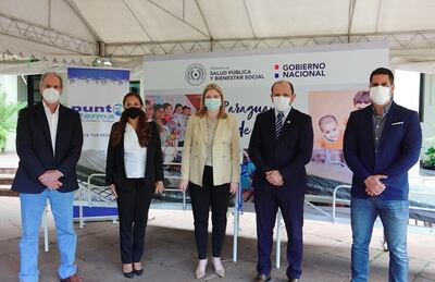 Víctor Muñoz, Leticia Yampey, Leticia Pintos, Derlis León y Juan Pablo Wunder.